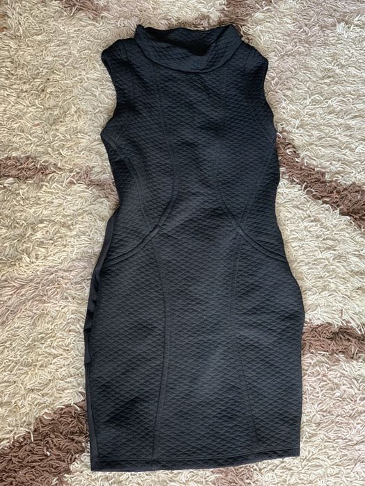 Czarna sukienka dopasowana ołówkowa r. S 36