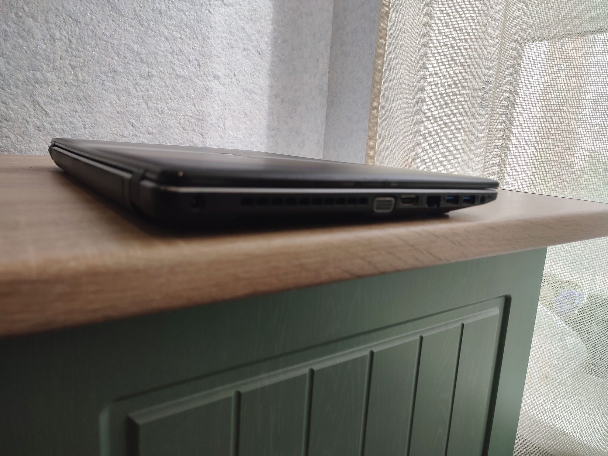 Ноутбук Asus f550j i5/12 ОЗУ/ 1000Гб/ Nvidia 850m