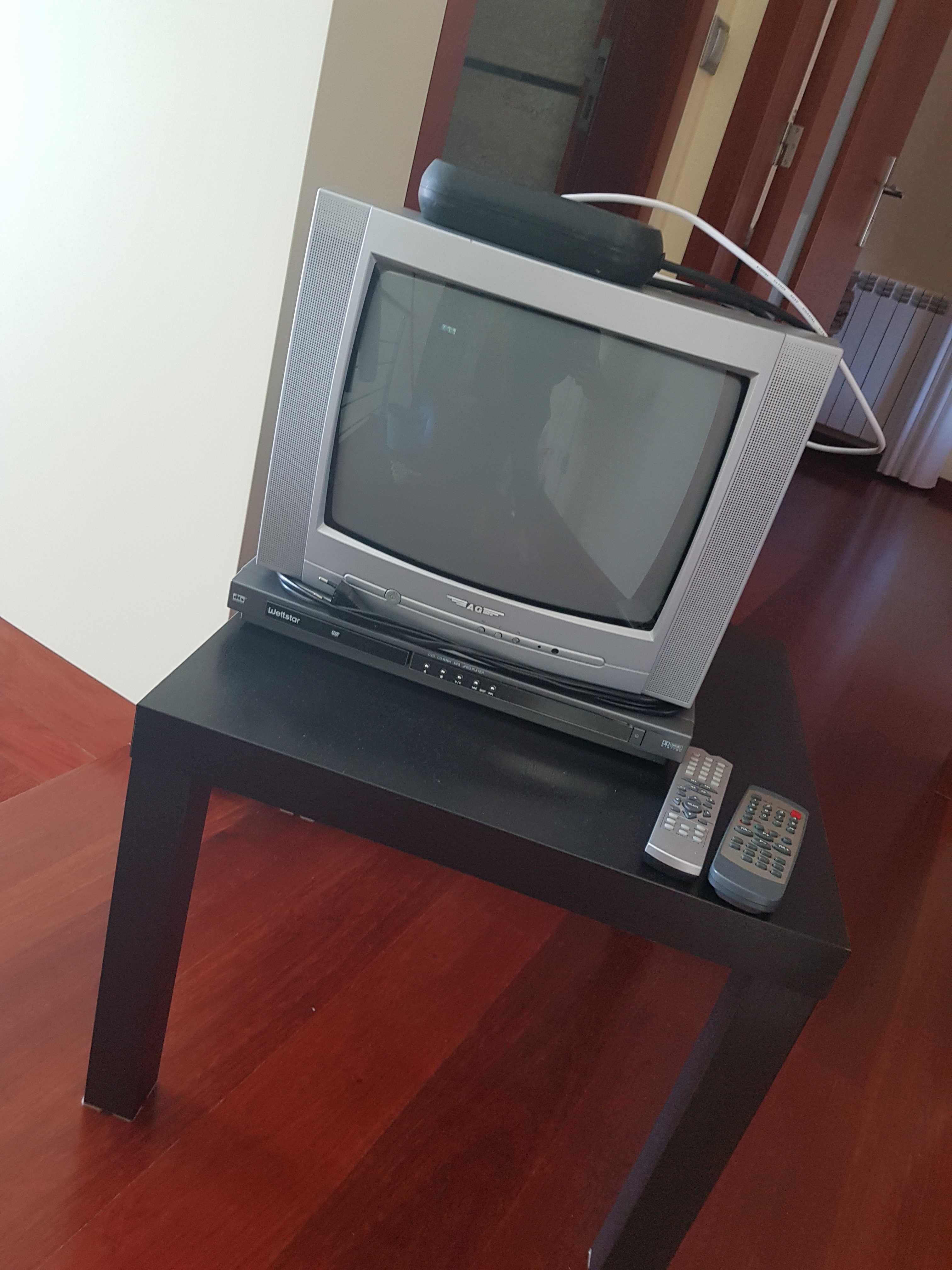 Televisão + DVD + mesa