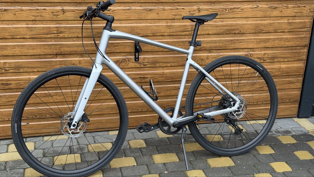 Specialized Sirrus X4.0 Rama XL Cues Model 2025 Nowy Gwarancja