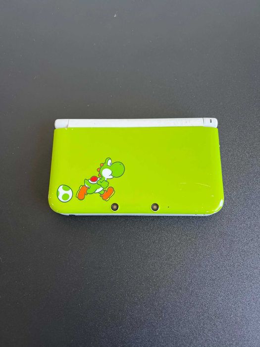 Nintendo 3DS XL Yoshi Edition com 100+ Jogos