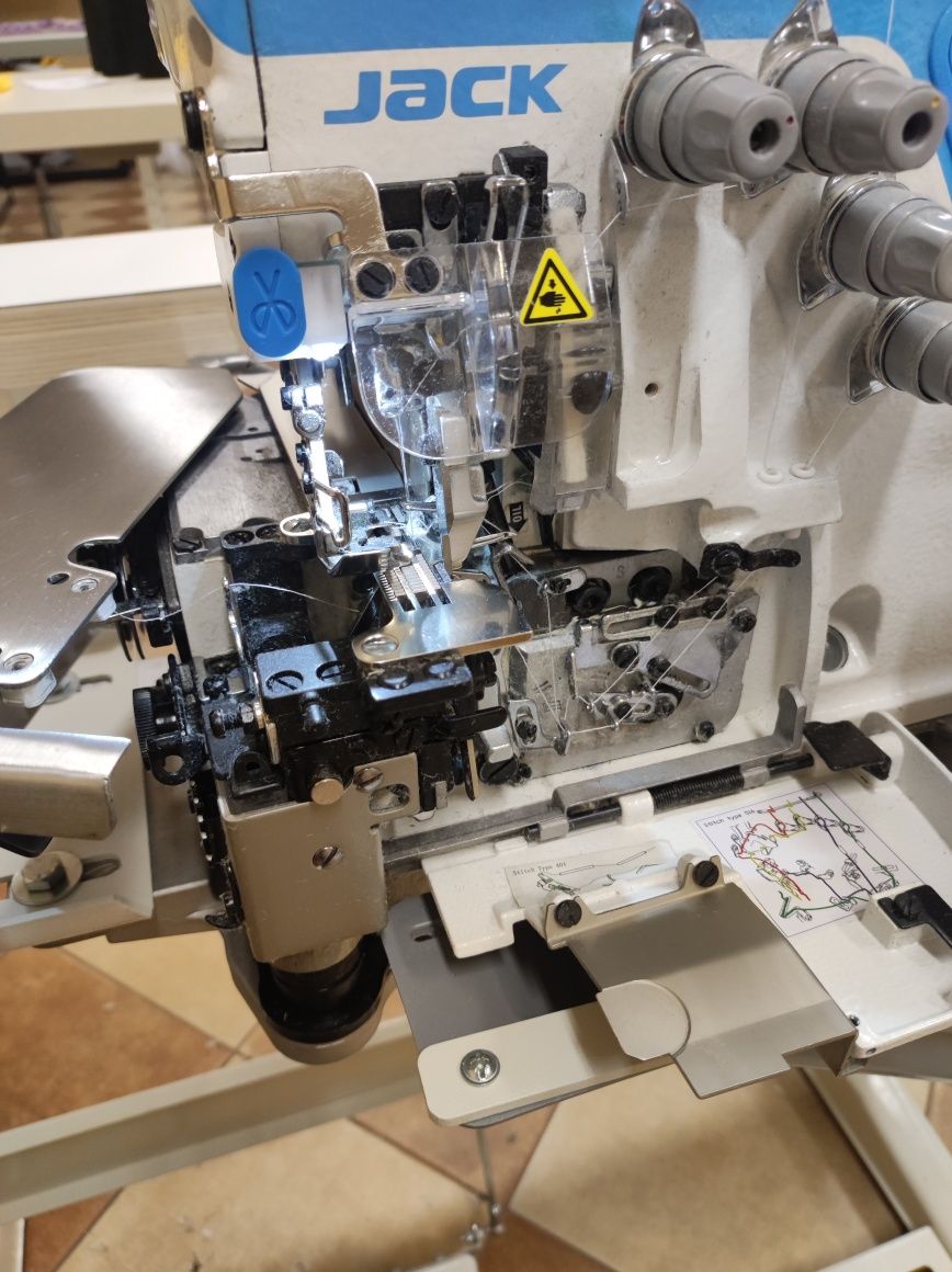 Overlock 5 nitkowy Jack automatyczny