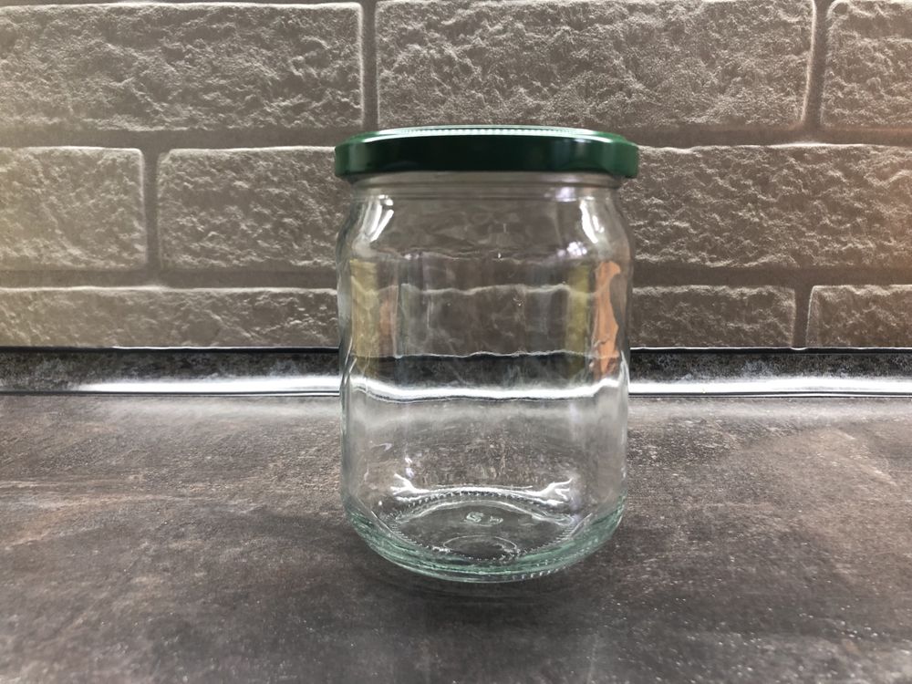 Банка 0,5 з кришкою.