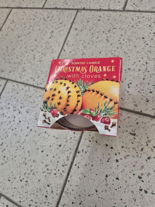 Świece.o zapachu świąt Bożego Narodzenia