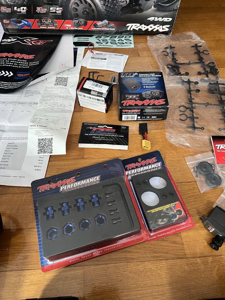 carro RC Traxxas mini XRT com extras