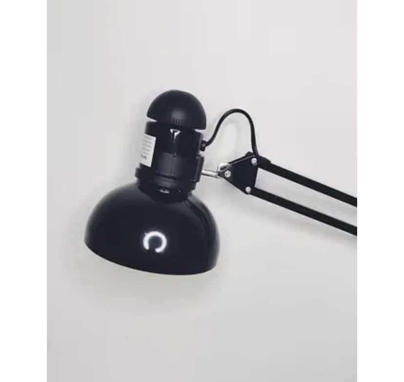 Лампа настольная с держателем к столу черная