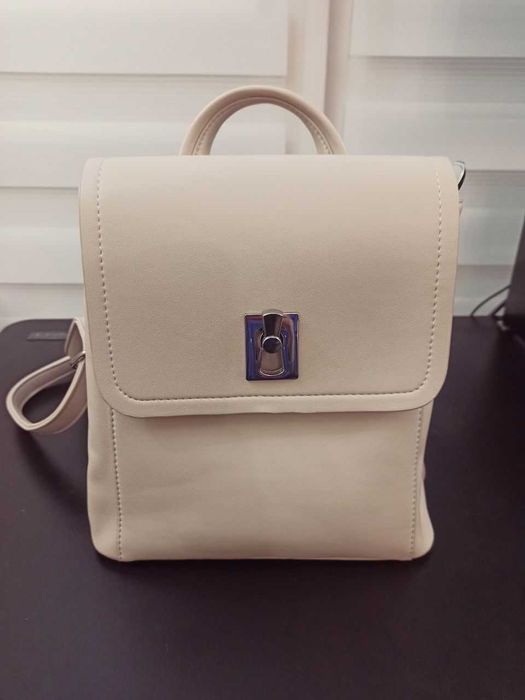 Рюкзак (жіночий)