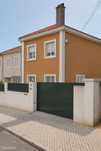 Moradia para Reconstrução Total com Jardim -  Queluz