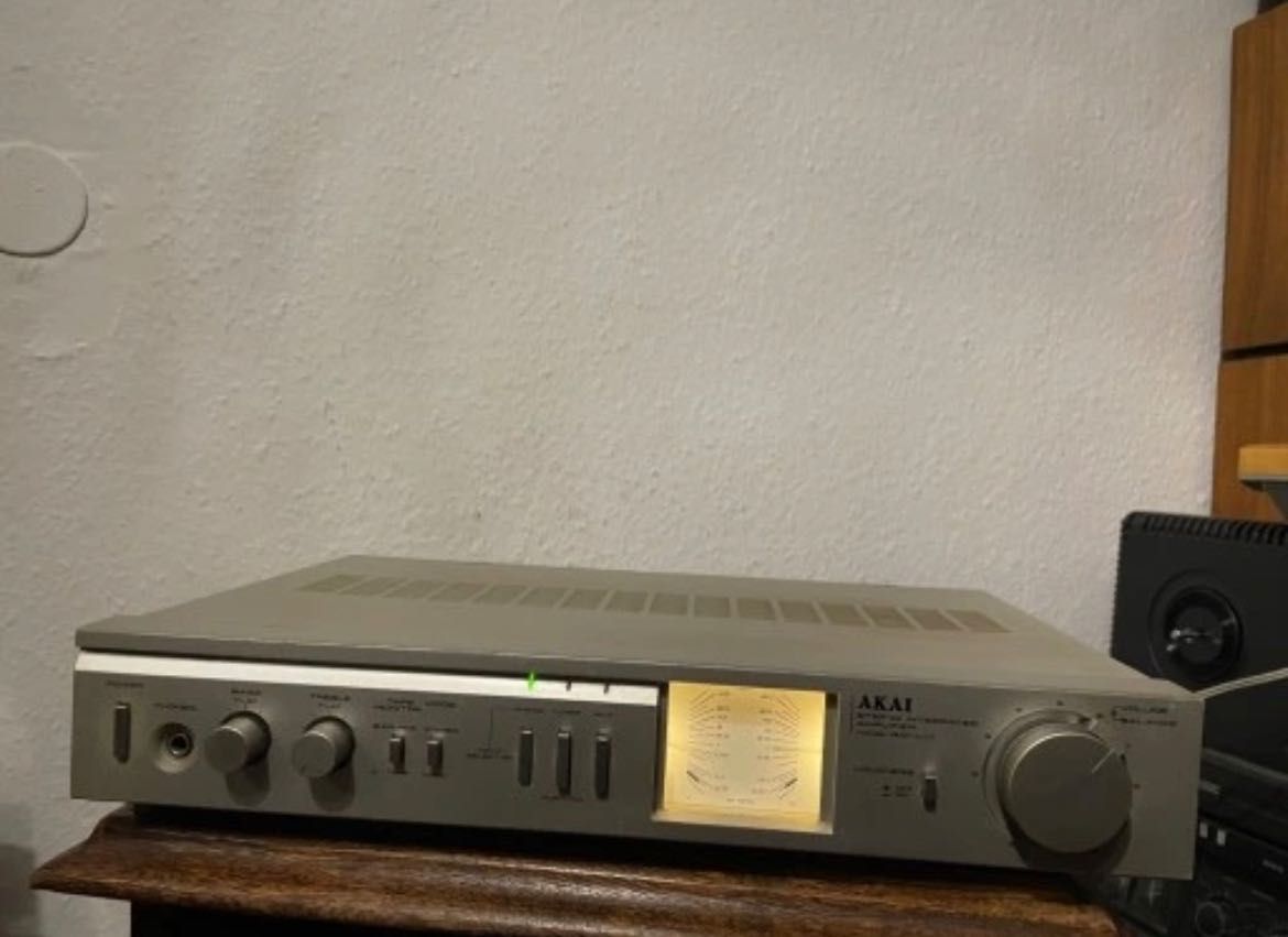 Akai AM-U11 Wzmacniacz