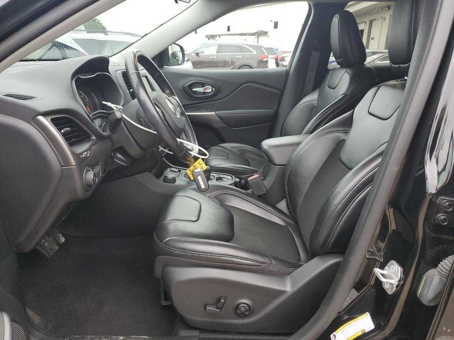 Jeep Cherokee Latitude Plus 2020 /