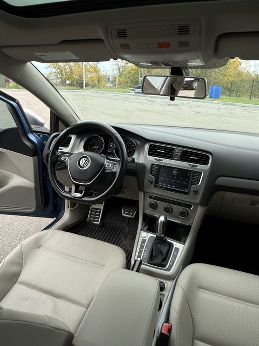 Volkswagen Golf 2017 года