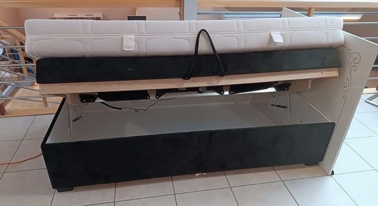 Elektrycznie podnoszone łóżko 100x200