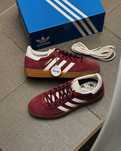 Buty codzienne adidasHandballSpezial Red nowy z metką R.38