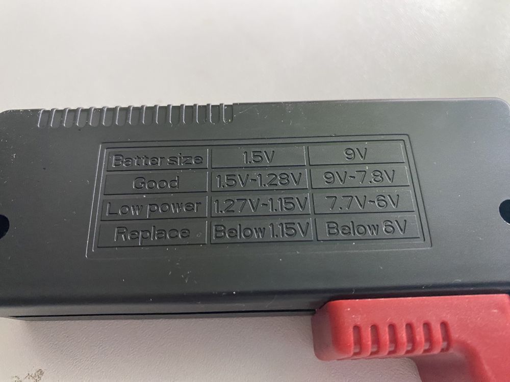 Тестер ємності BT-168 для акумуляторних батарей AA, AAA, Крона
