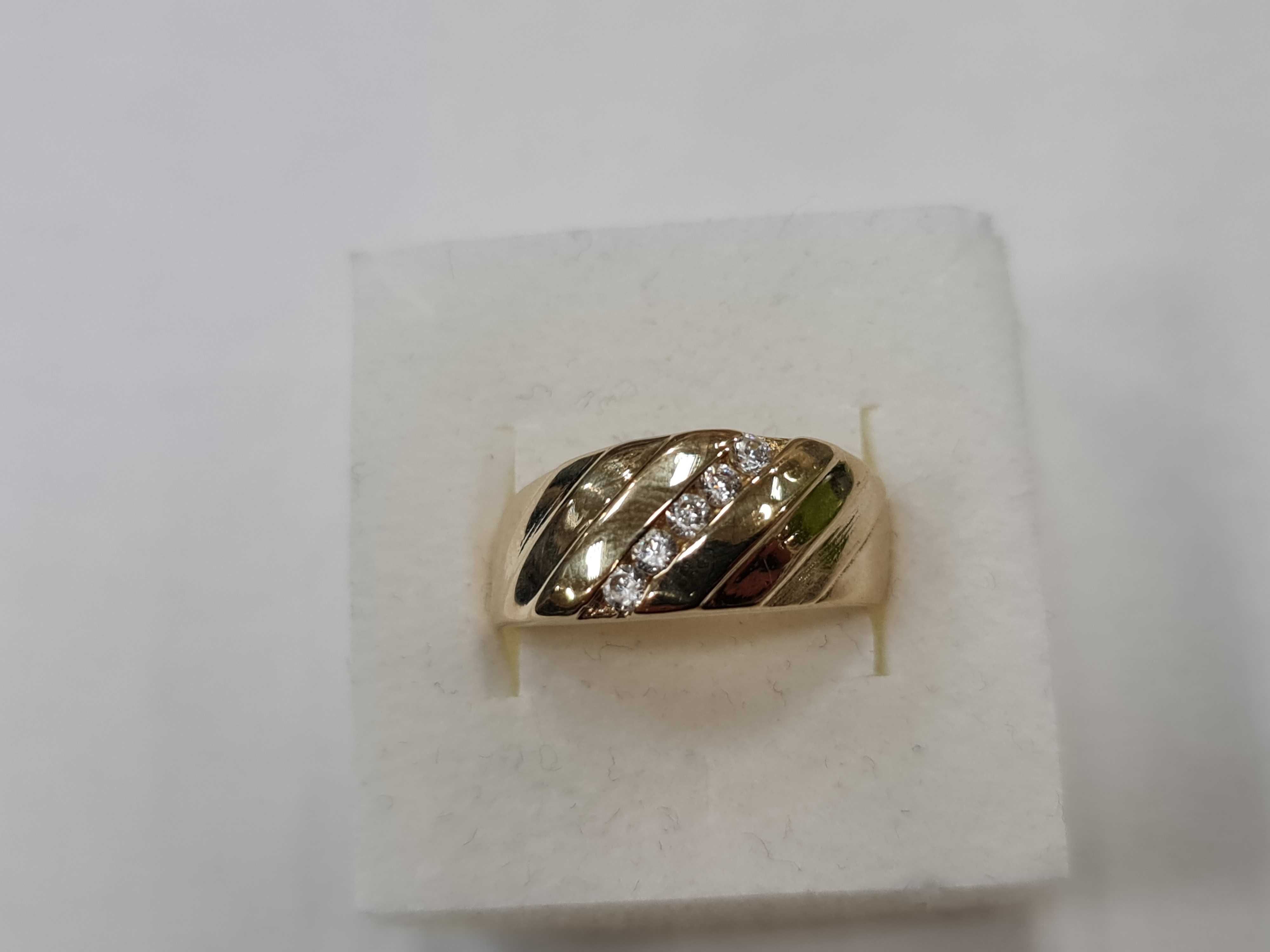 Złoty pierścionek damski/ 585/ 6.21 gram/ R18.5/ Cyrkonie