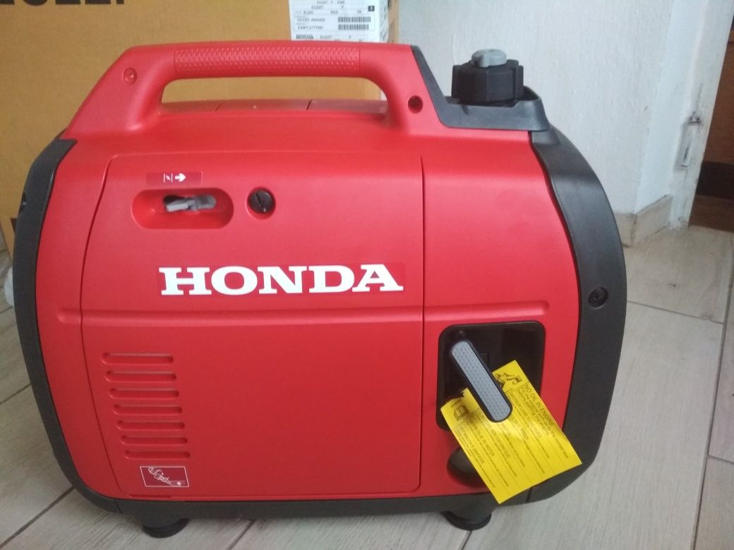 Інвенторний генератор Honda eu22i
