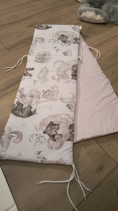 Osłaniacz na szczebelki do łóżeczka drewnianego dwustronny