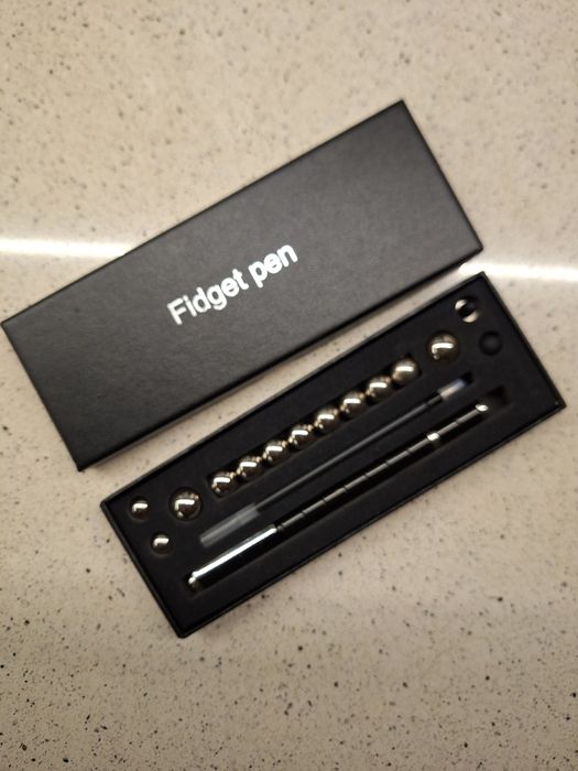 Nowy dlugopis magnetyczny czarny