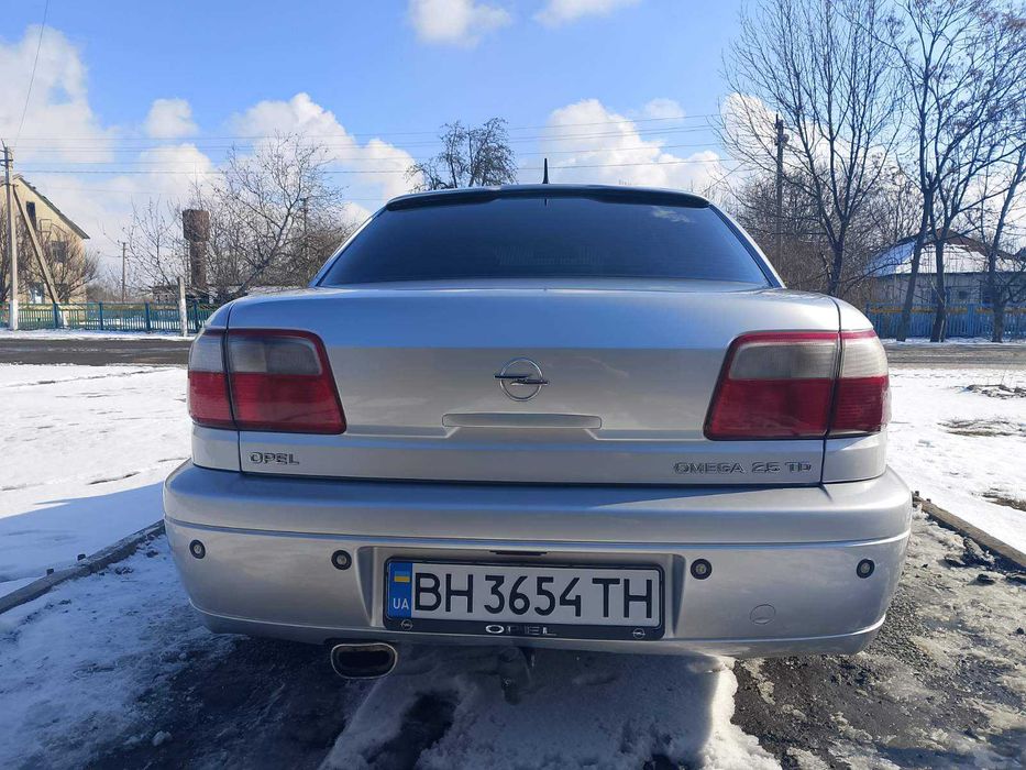 Опель омега б  супер стан