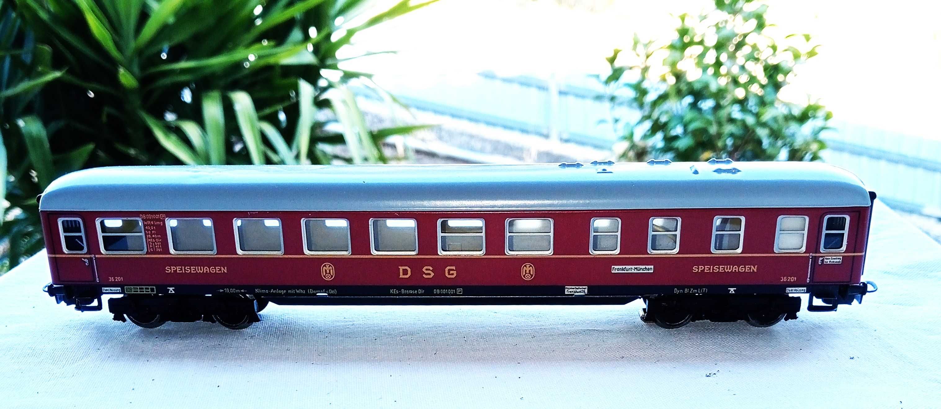 MARKLIN 4024, Carruagem restaurante com iluminação