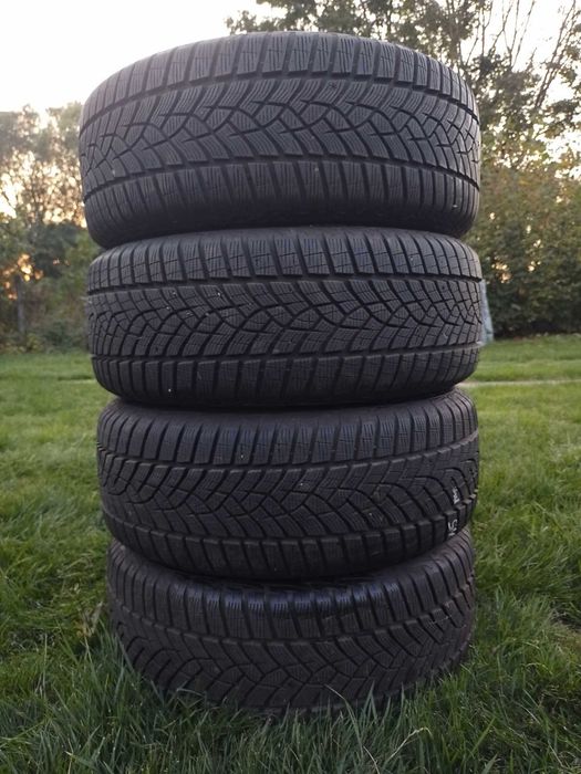 Opony zimowe Goodyear 225/55R16 95H + stalowe felgii do Audi A4, B8.