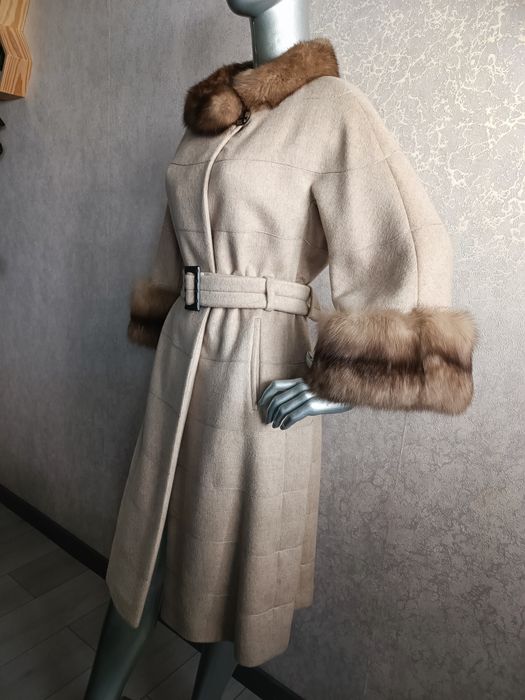 Пальто кашемір. Італія. Соболь баргузин. Як нове. 100 см. Не норкова