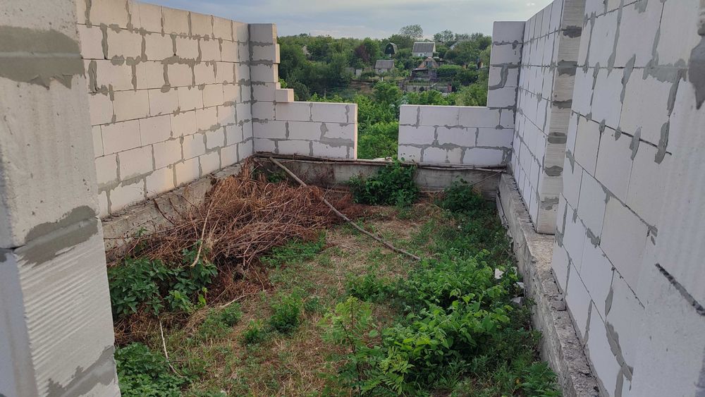 Недобудова - дім 92 м.кв на ділянці 4,5 соток