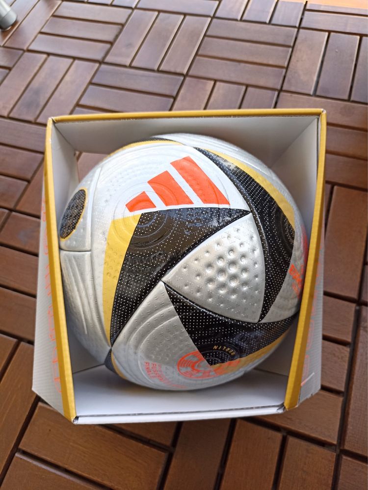Piłka adidas euro 2024 Final
