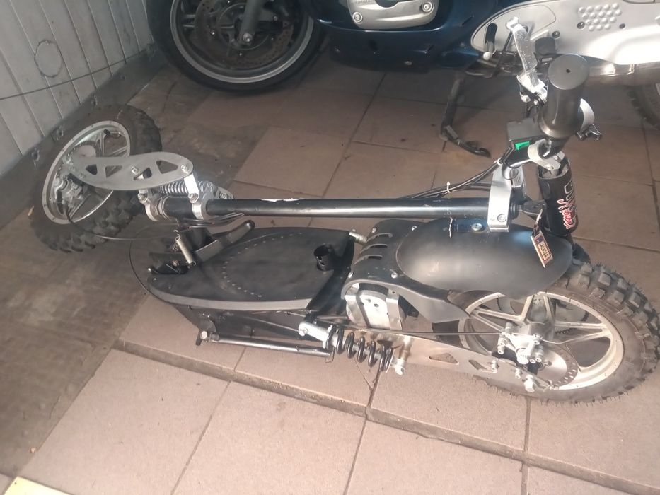 Skuter Hulajnoga elektryczna Viron.