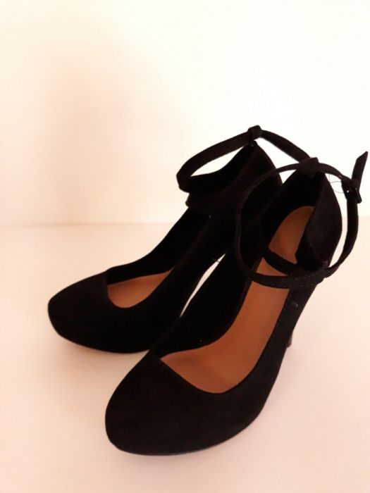 Sapatos de salto 38 NOVOS