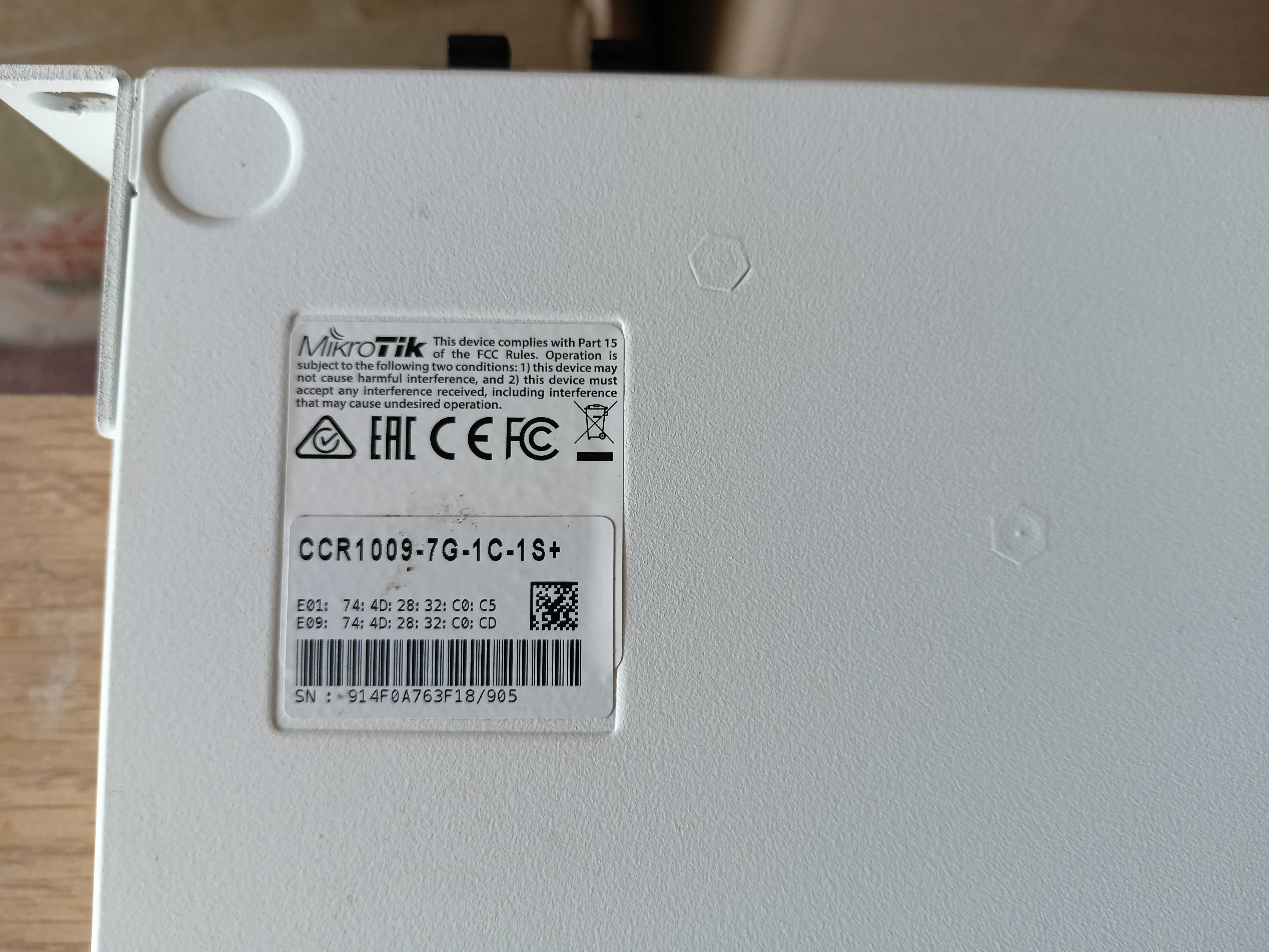 Маршрутизатор MikroTik Cloud Core Router CCR1009-7G-1C-1S+