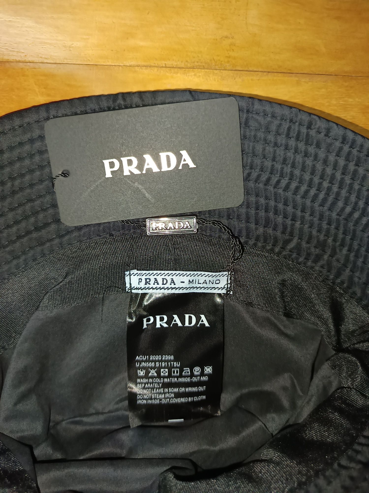 Chapéu Prada preto