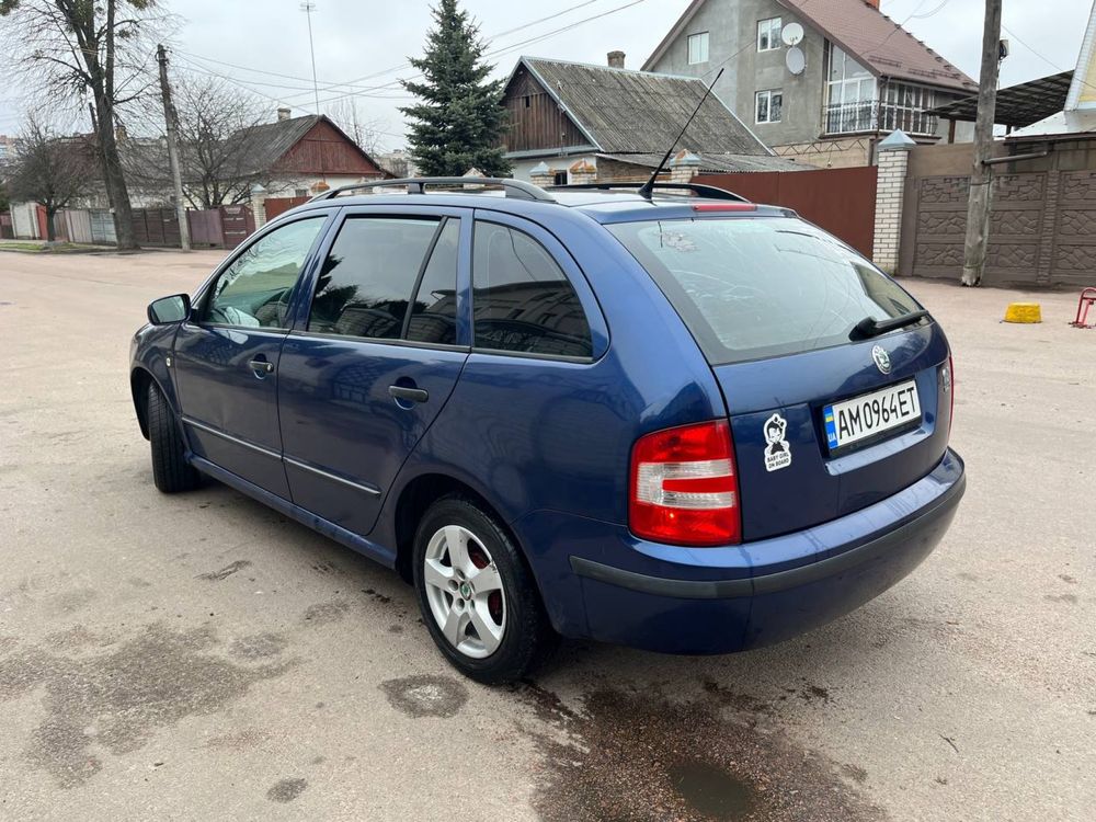 Продам автомобіль Шкода фабія 1
