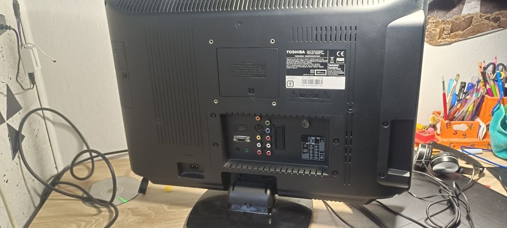 Telewizor Toshiba 22" z wbudowanym DVD