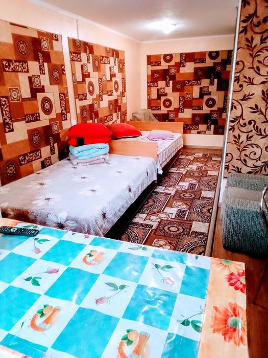 Небольшая студия, пр. Центральный 148 1эт/9эт, 2 кровати+2 кресла, док