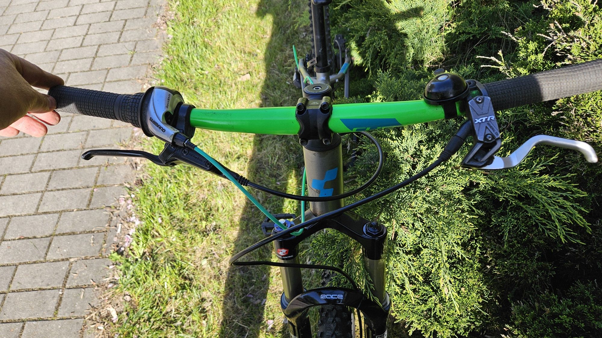 Rower cube acid 24 cale model race 240 z amortyzatorem reba dual air