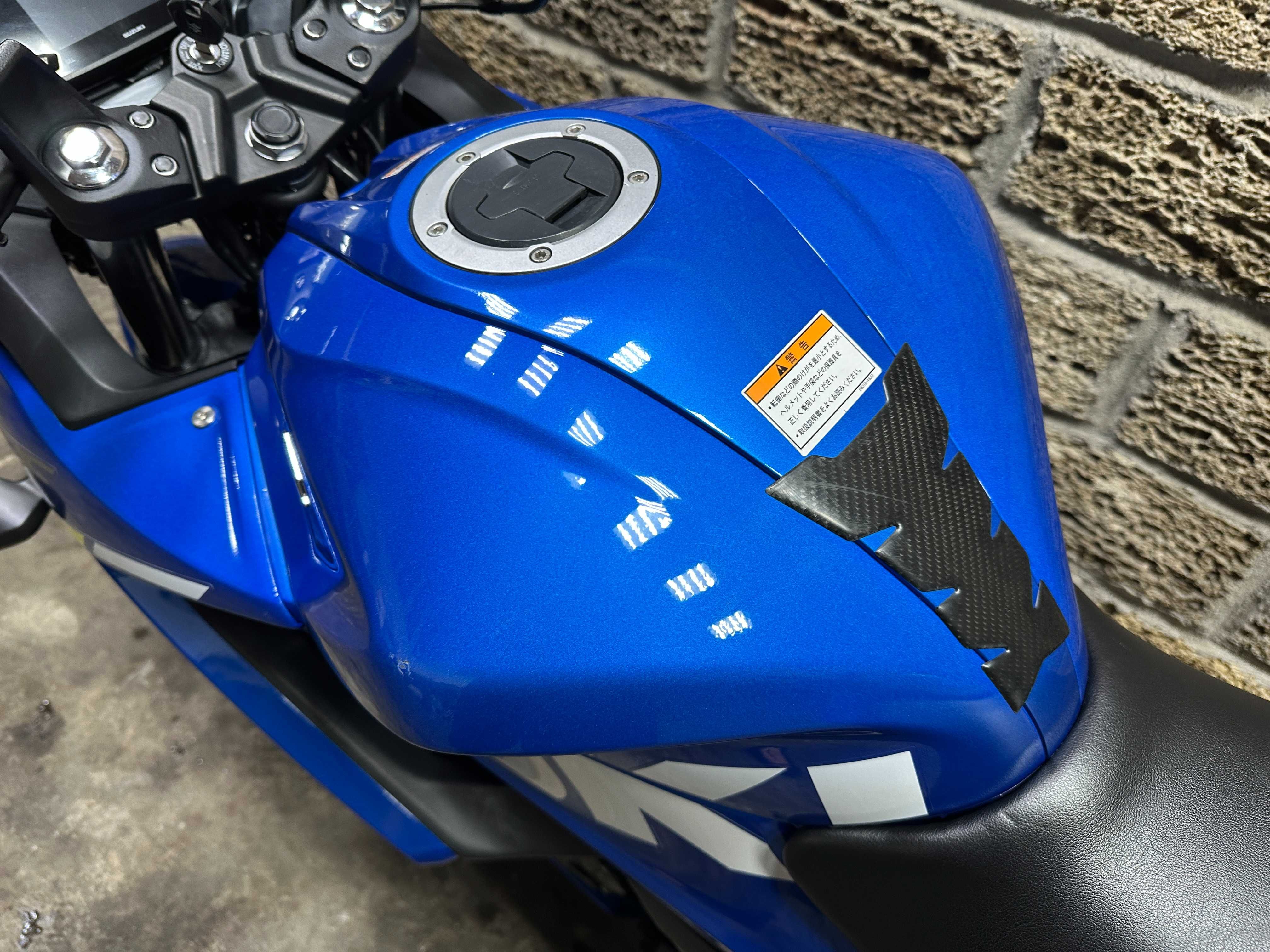 Suzuki GIXXER250SF Джіксер
