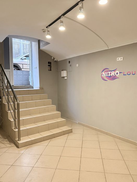 Приміщення біля Театральної площі, 55 м²