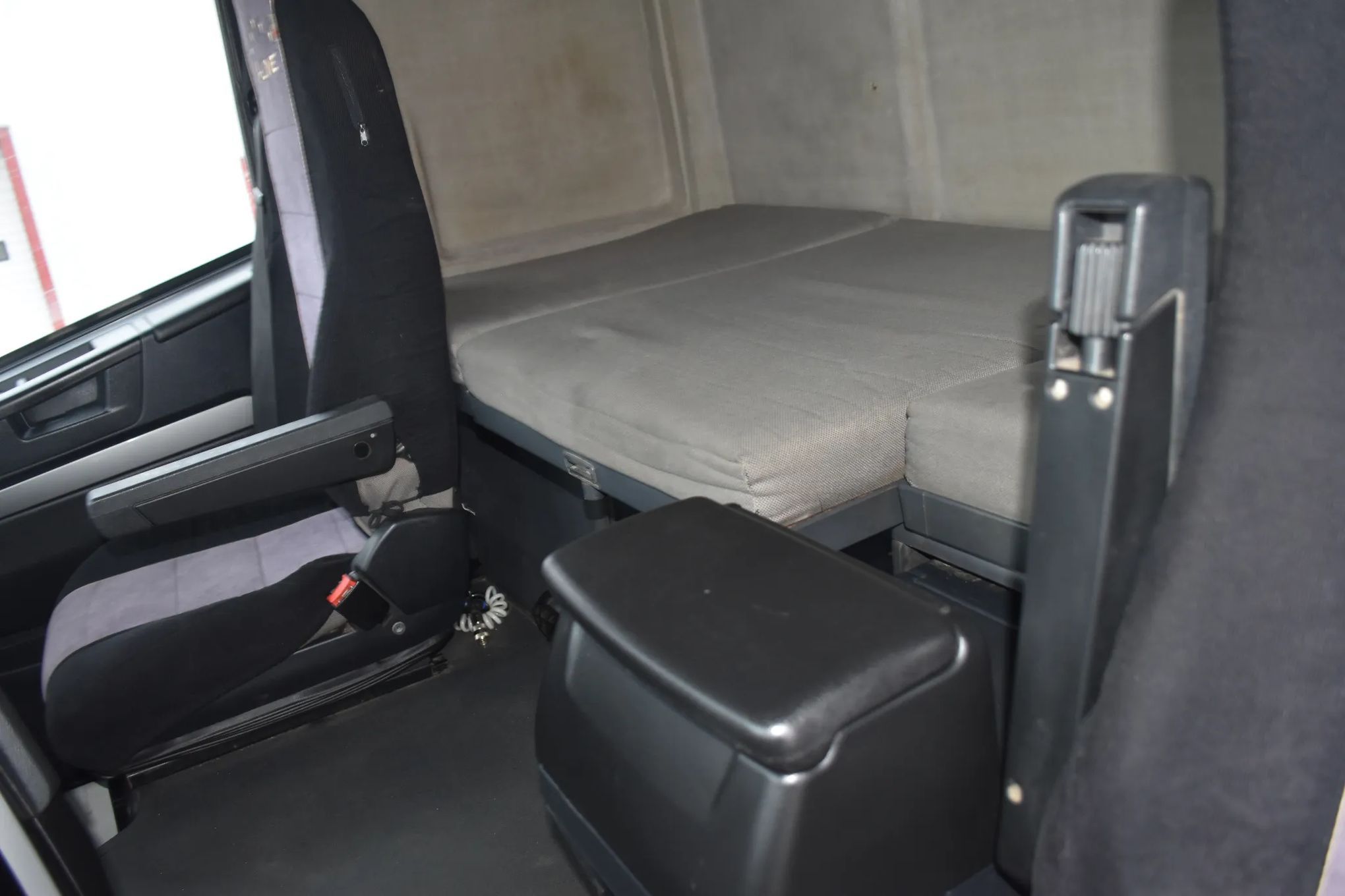 Iveco Stralis [14151] Euro 6, Low Deck