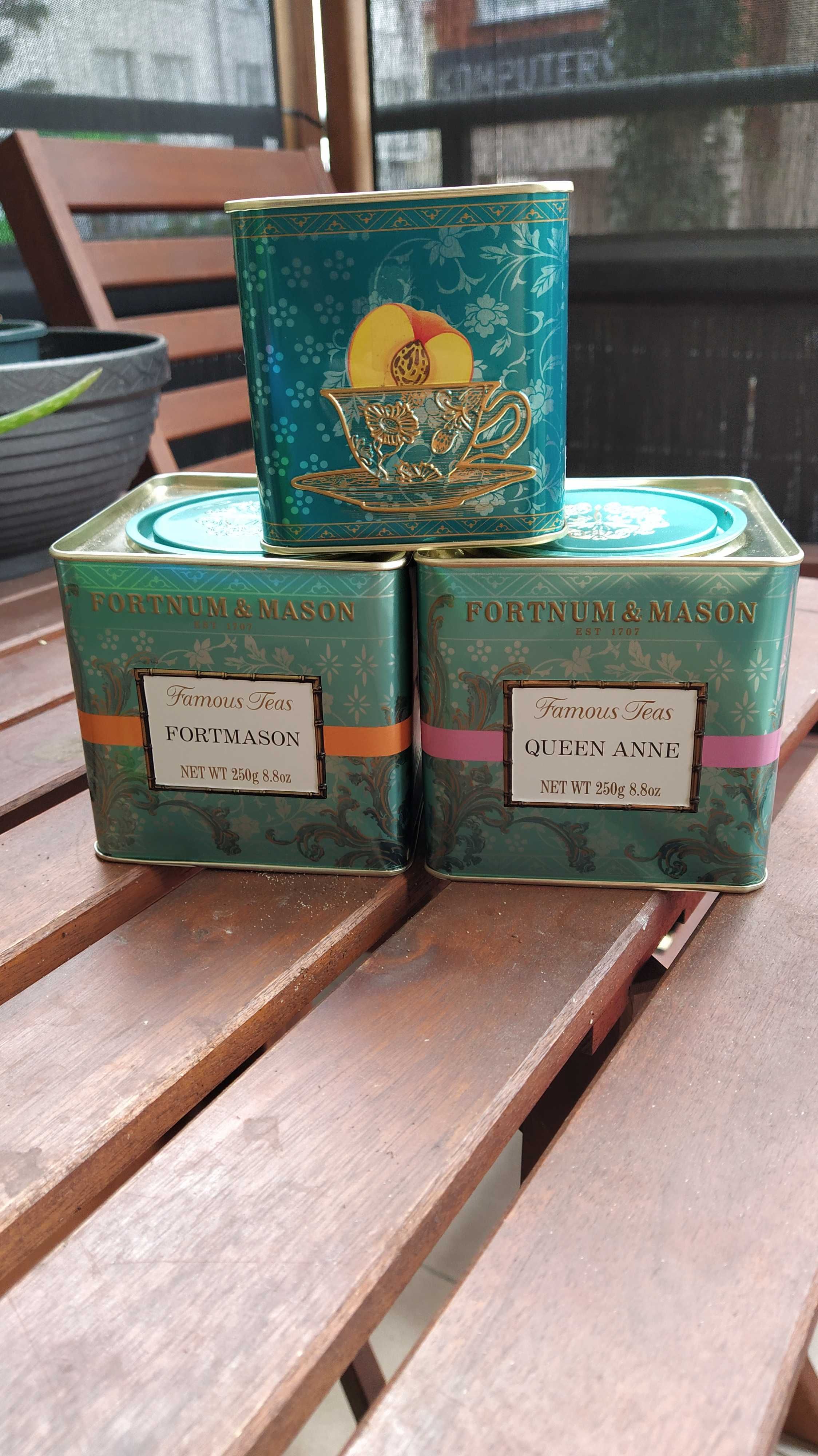 Ekskluzywne puszki po orginalnej angielskiej herbacie Fortnum & Mason