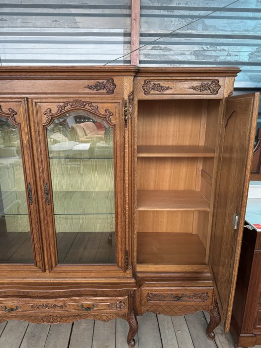 Witryna Ludwikowska , Lite Drewno