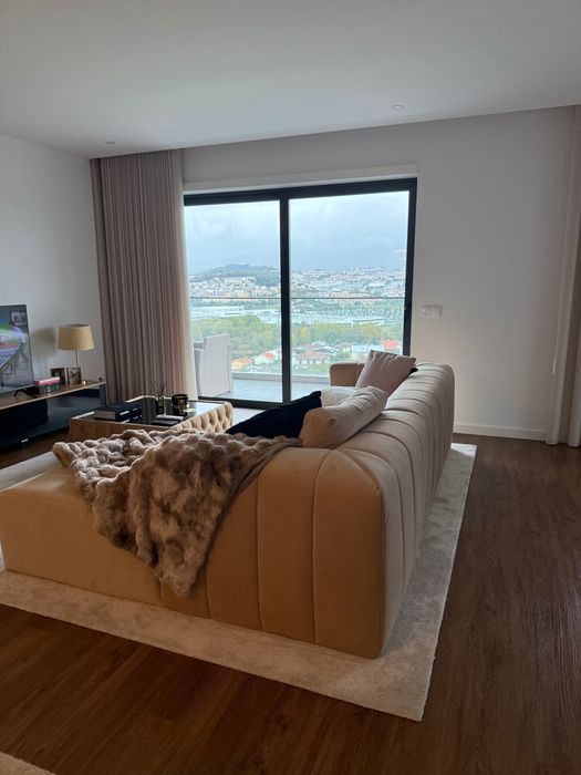 Sofa chaise longue beige