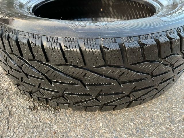 2 sztuki opony zimowe Taurus 225/65 R17 106H SUV