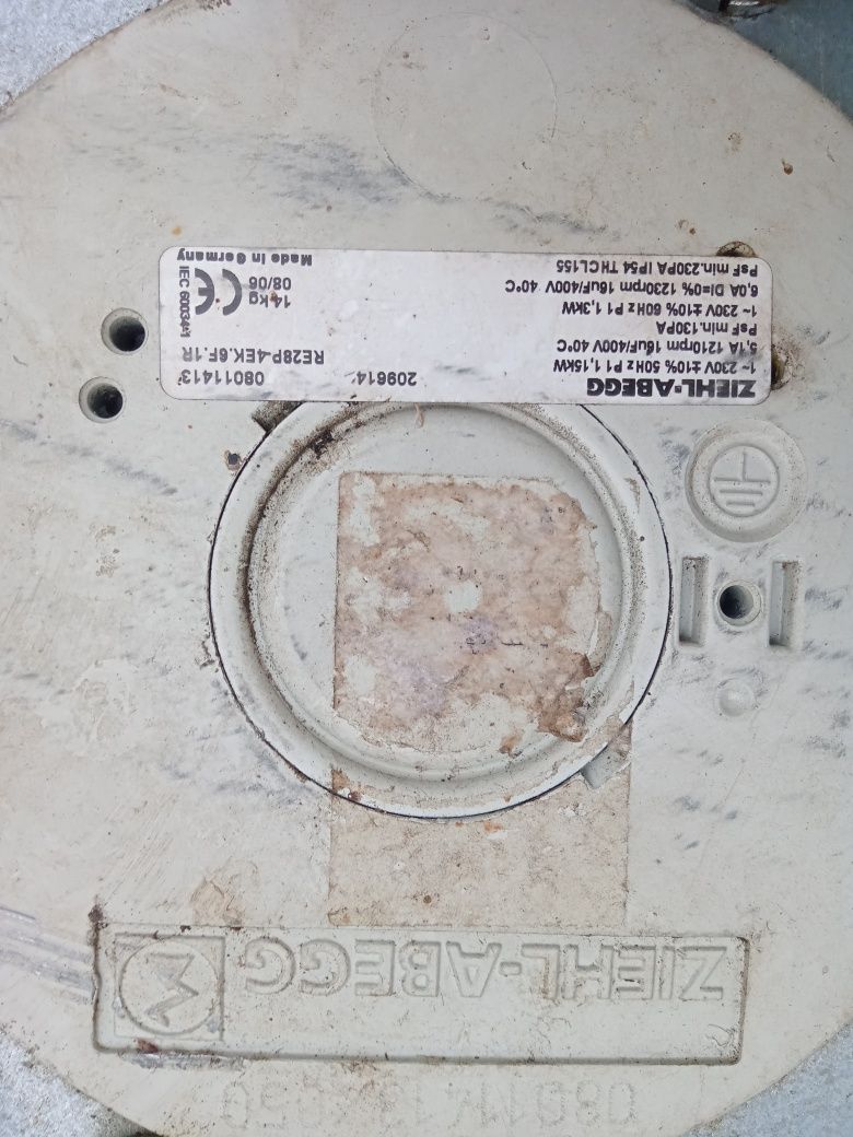 Промислова Витяжка Venterex шахтного типу vksv  600*300-4L1  220v