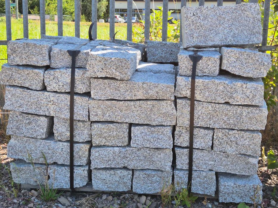 Obrzeże / opornik granitowy surowo łupany 10x20x40
