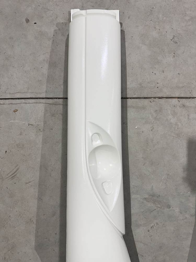 Zderzak Hobby - tylny słupek / plastik / pod lampę / tył