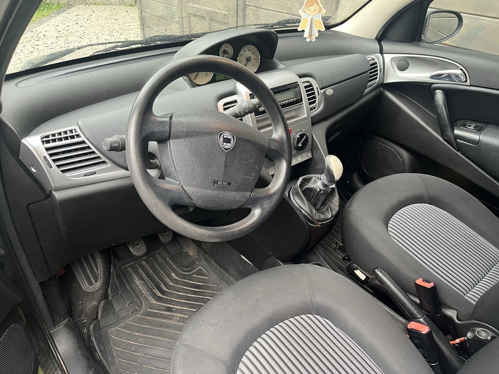 Lancia ypsilon 1.2 benzyna