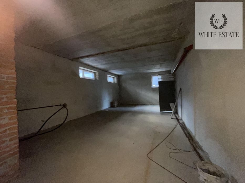 Продаж комерційного приміщення вул. Весела