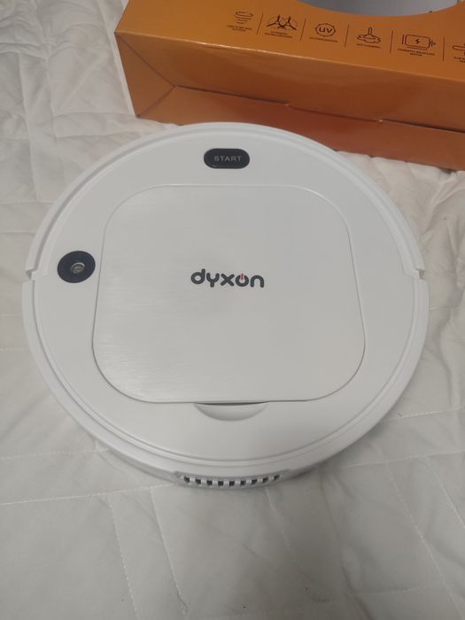 Робот пилосос dyxon