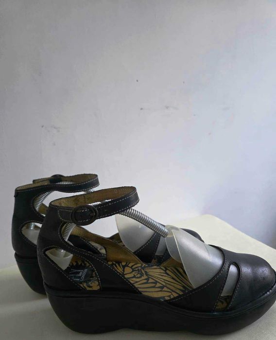 Fly London buty Yunafly